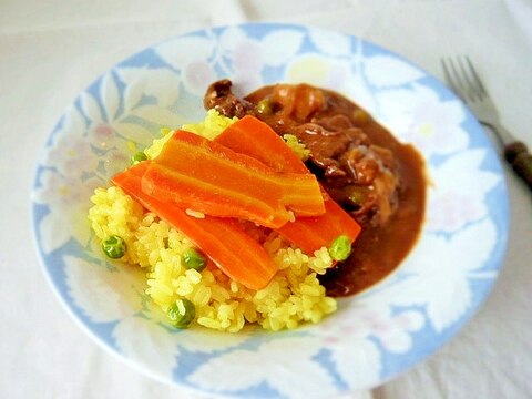 カロチンたっぷり☆人参とターメリックの炊き込みご飯